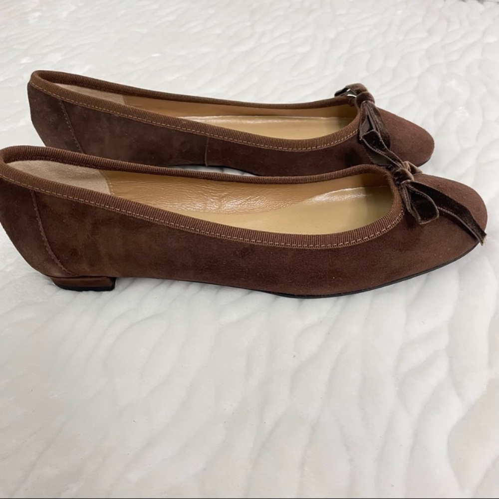 Patricia Green Annie Dark Brown Suede Low Heels with Velvet Bow sz 37 NIB